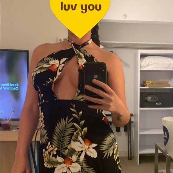 Hawaii print halter maxi, open front, cleavage!! - Picture 5 of 5